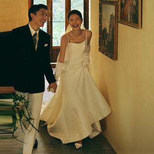 2025新款 吊带缎面A摆婚纱显瘦公主森系新娘结婚旅拍迎宾纱小拖尾0