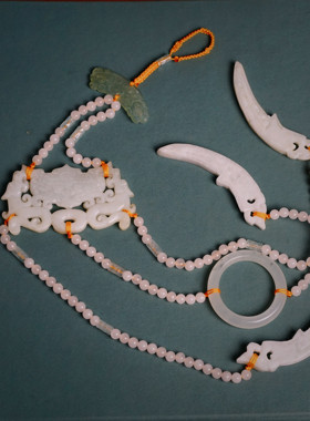 小轩窗战国袍玉佩男女