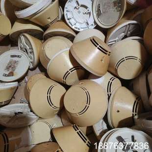 拆机青鸟3100烟感,实物拍摄。5元一套含底座。邮费自理,包议价