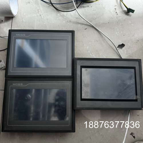 昆仑通泰触摸屏，一台标签掉了，一台tpc7012ei，一台e