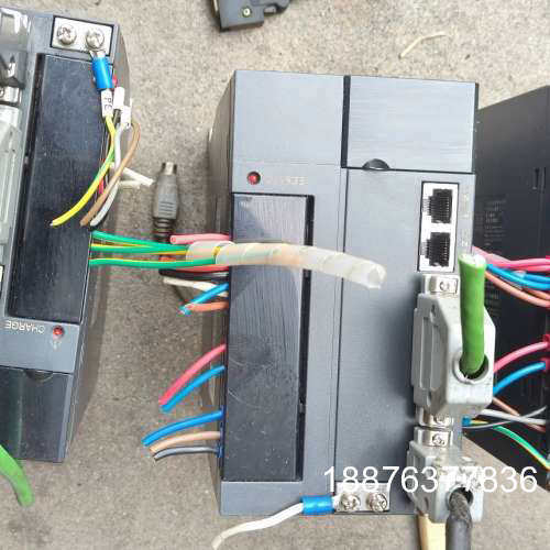 伺服驱动器HS100M2-AA30A  HS100M1 -A议价