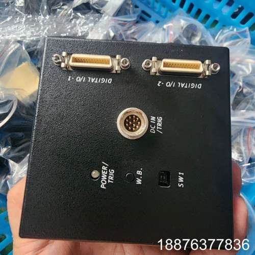 JAI  3 CCD彩色相机。 CV-L107CL-IRB1议价