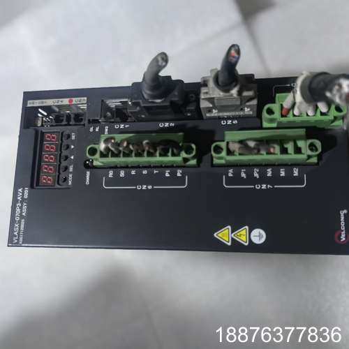 东荣伺服驱动器 VLASX-070P3-AVA 漂亮9成质量议价