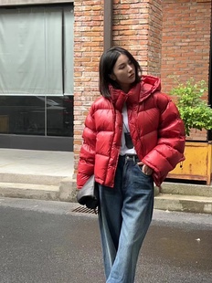 欧货撞色羽绒服女短款宽松加厚90白鸭绒北方抗寒可拆帽面包外套潮