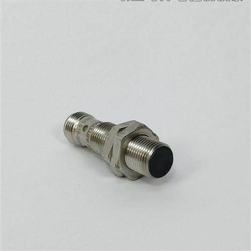 巴鲁夫传感器电感式接近开关BES 516-325-G-E5-C-S4插件式