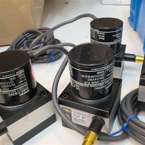全新闲置欧姆龙拉线编码器E6B2-CWZ6C-2000P/R