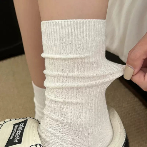 复古暗纹纯色袜子女麻花中筒袜