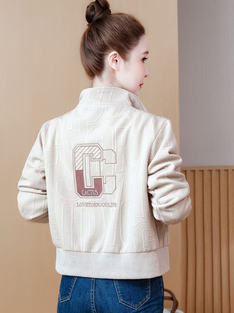 Qadın qısa yüngül jaket, casual üslub, payız-yaz üçün