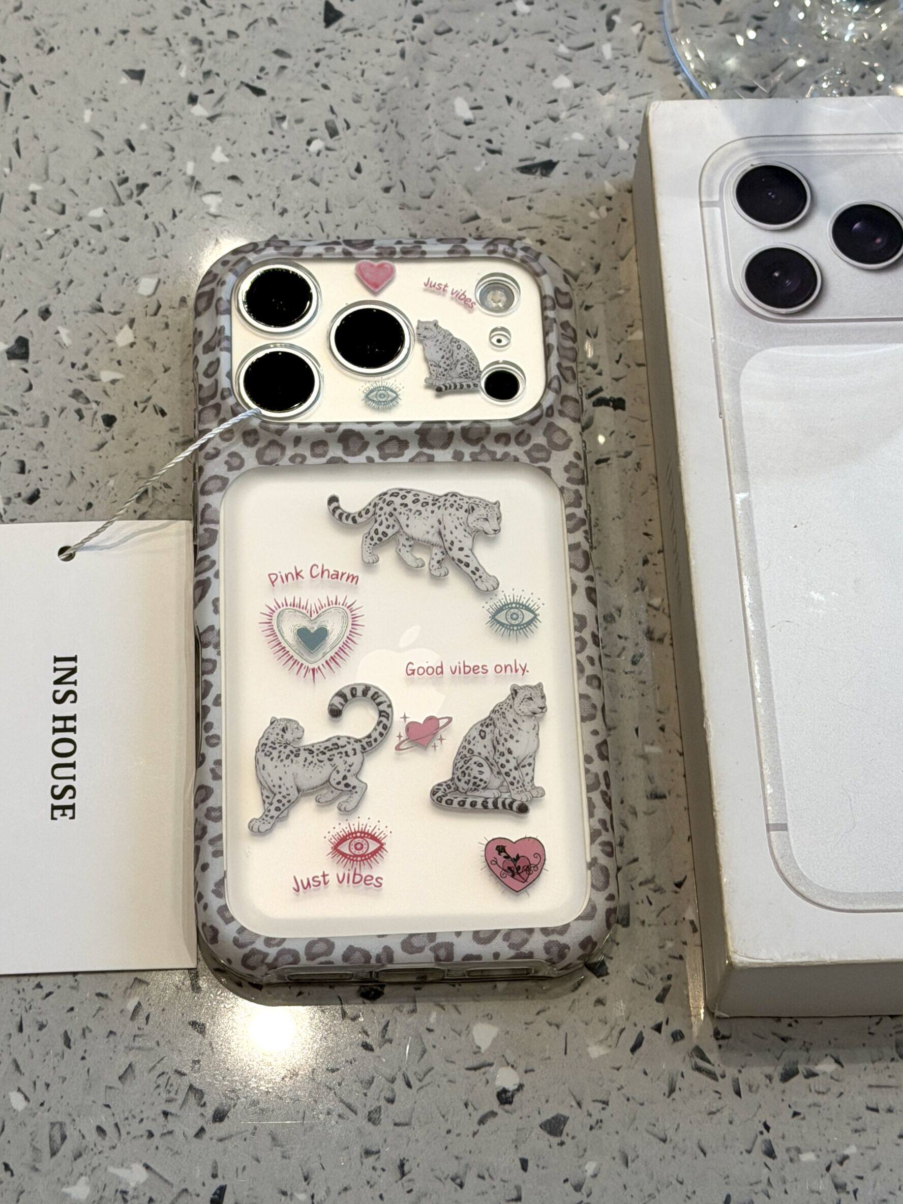 西多士适用于iphone18promax手机壳潮酷小众17豹纹边眼睛爱心白色豹子16