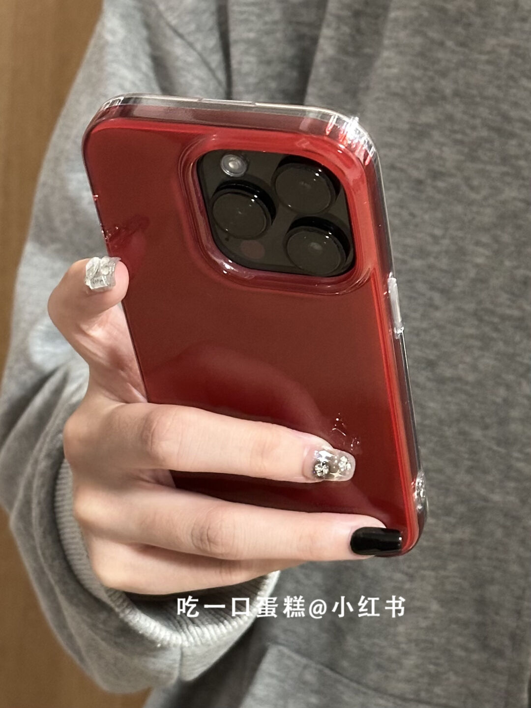 西多士红底纯色英文适用苹果16promax手机壳iphone151413网红潮高级