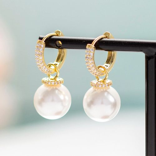 白月光经典百搭镶钻珍珠设计耳坠