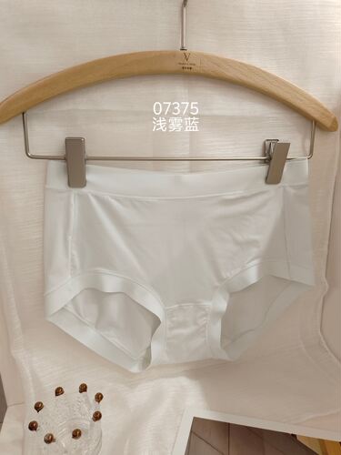 07375六条装凉感云纱女内裤桑蚕丝底裆无痕透气速干夏冰丝短裤