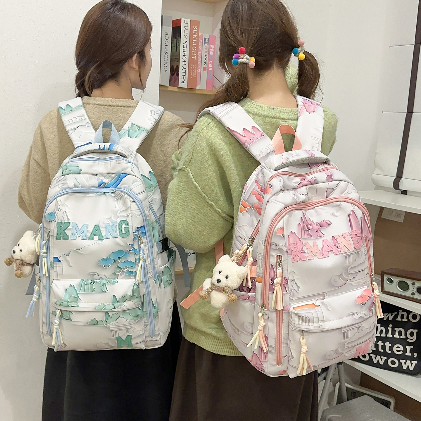 中国风女学生双肩包减负护脊书包