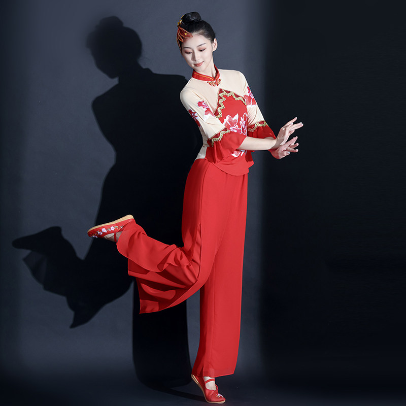 秧歌服演出服女中国风民族古典舞蹈服装飘逸套装扇子舞台现代独舞