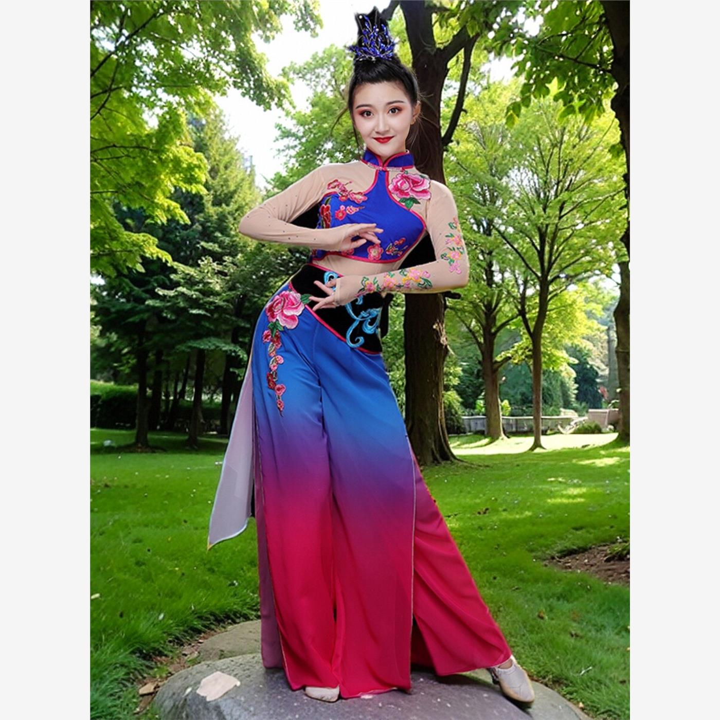 新款古典舞显瘦演出服女扇子舞伞舞飘逸现代民族秧歌服广场舞套装