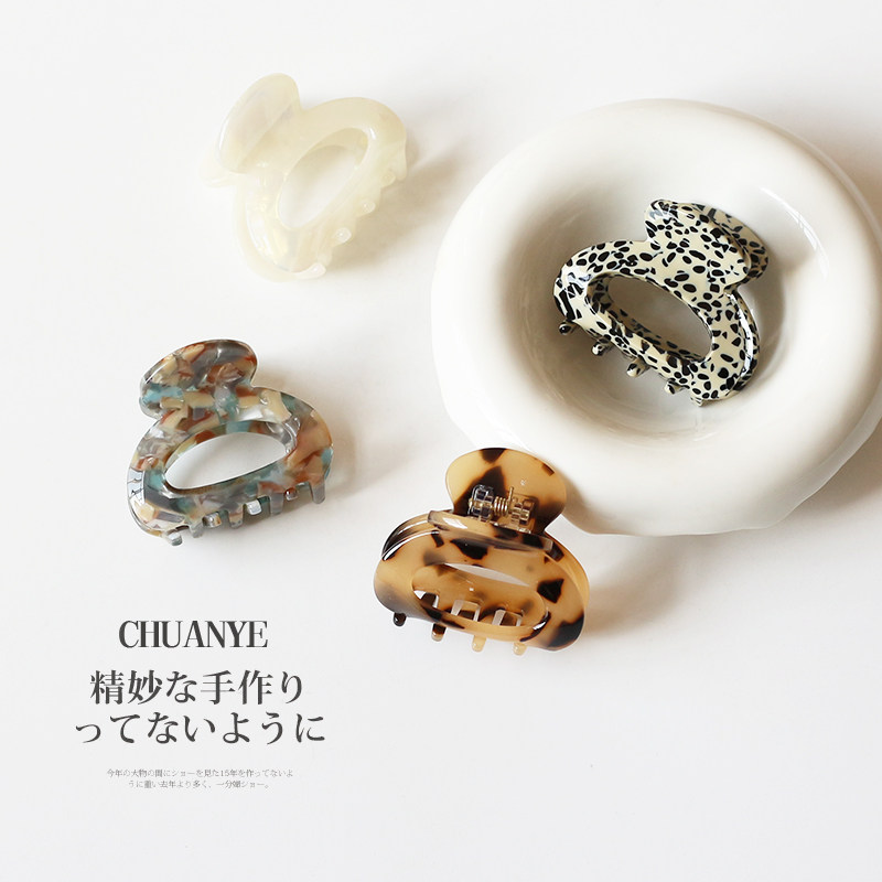 川野醋酸豹纹抓夹2025年新款简约