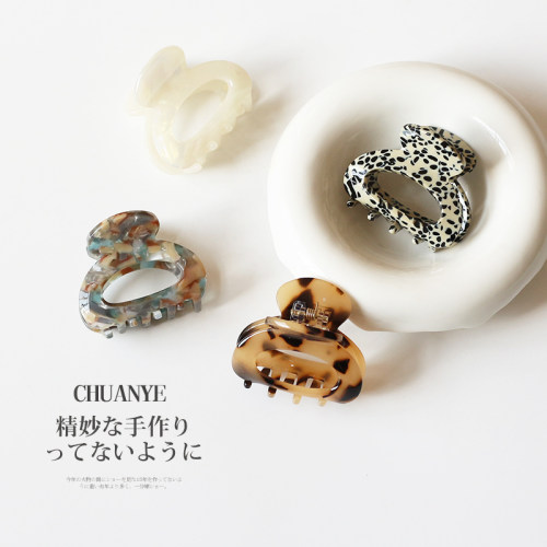 川野醋酸豹纹抓夹2026年新款简约