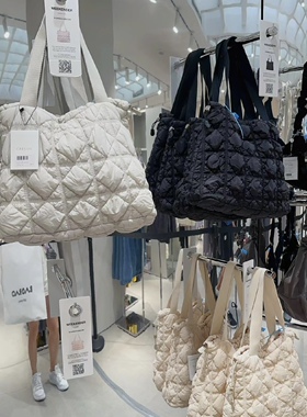 韩国CARLYN云朵包weekender周末包妈咪包灰色乳白色黑色能装轻便