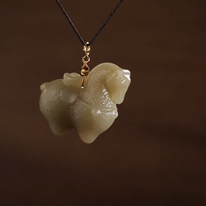 天然和田玉小马吊坠.新疆和田玉小马挂件.糖料小马玉石项链吊坠