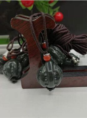 和田玉青玉核桃挂件.天然和田玉核桃吊坠和气生财.新疆和田玉核桃