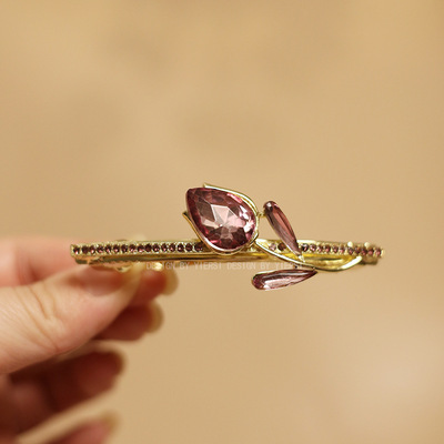 高级感精致仿水晶发夹