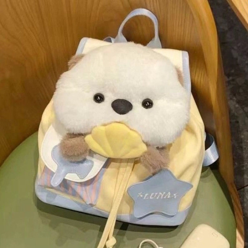 毛绒双肩包韩系小众软萌卡通水獭玩偶少女通勤背包学生上课书包潮