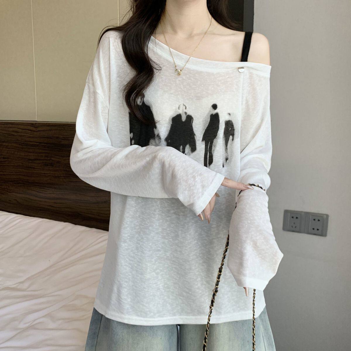 大码慵懒风美式印花单肩斜领百搭T恤胖mm宽松长袖防晒罩衫上衣女