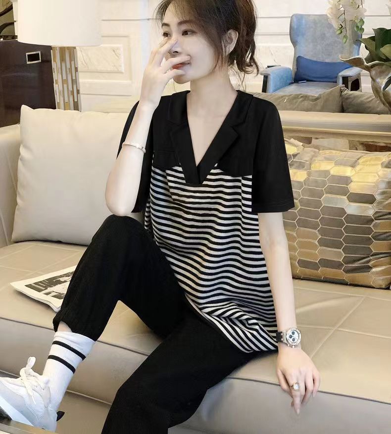 2023夏季300斤大码宽松条纹V领上衣短袖拼接洋气设计感休闲t恤女