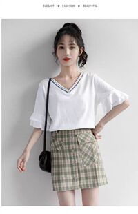 2025新款设计感白色V领短袖t恤女宽松大码300斤百搭荷叶边袖上衣