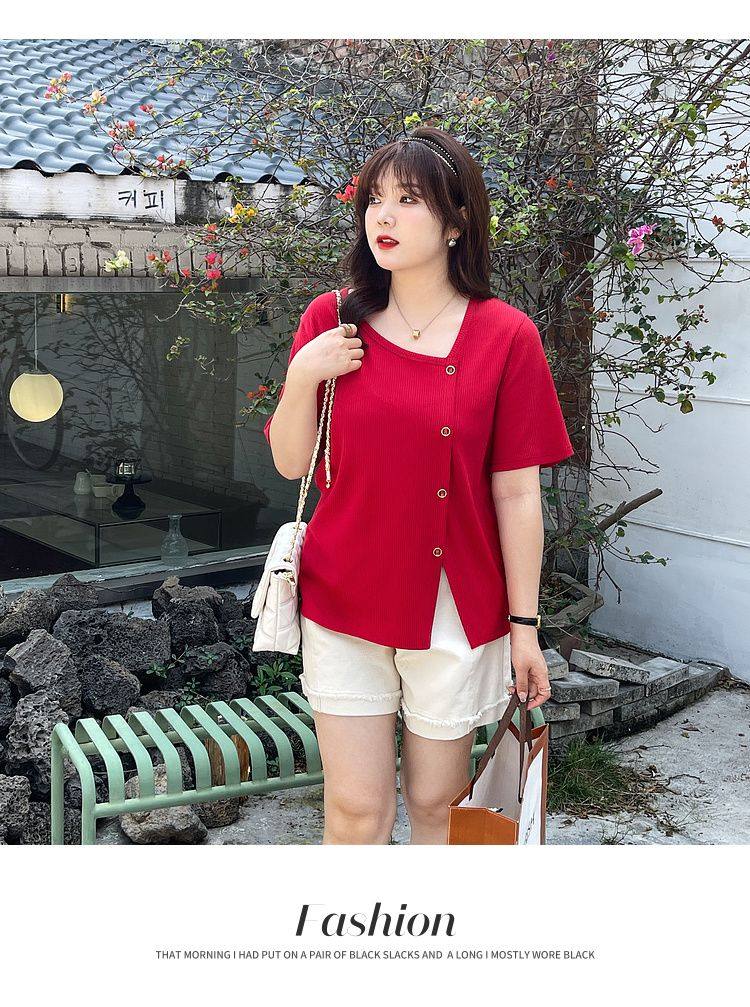 300斤大码女装胖mm显瘦遮肚上衣2023夏新款不规则设计感T恤纽扣