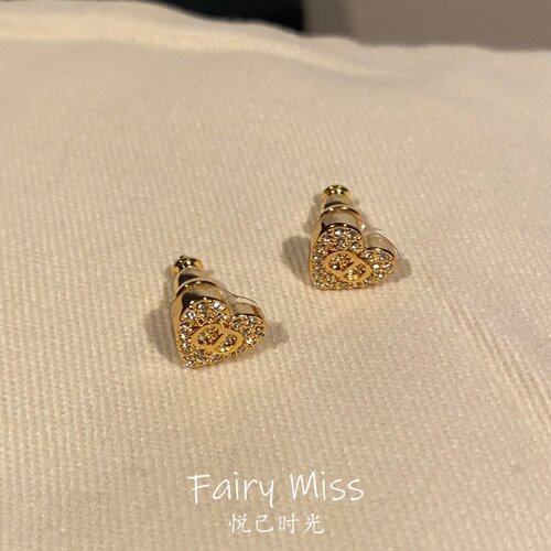设计师款金色爱心微镶锆针式耳环