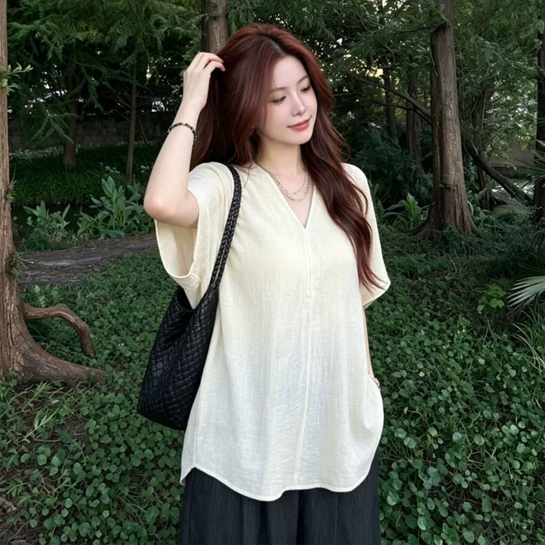 大码慵懒纯色V领短袖衬衫女夏季