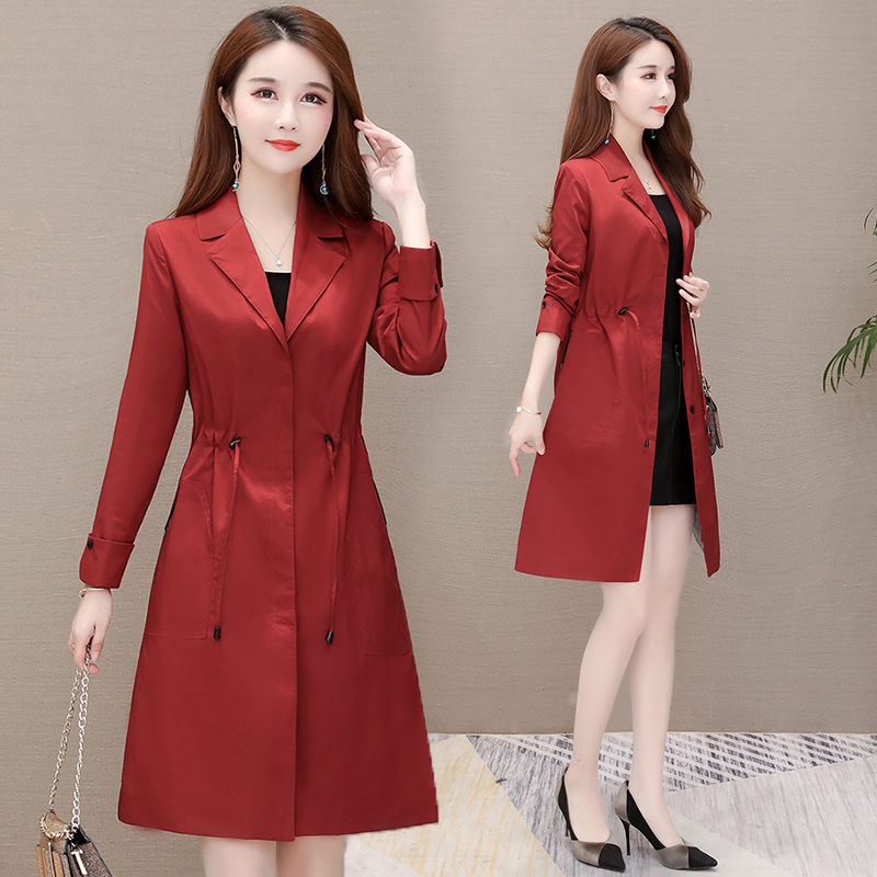 杭州意法红色风衣外套女春秋2025新款小个子喜婆婆妈妈中长款大衣