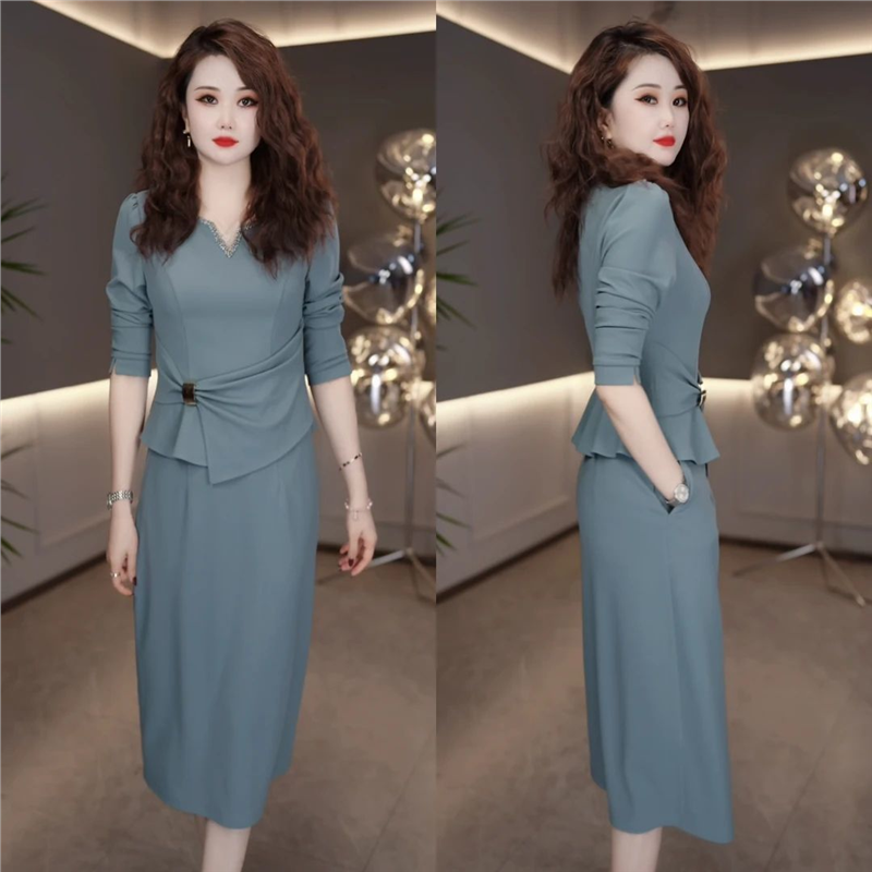 连衣裙2025新款今年流行爆款秋减龄显瘦时尚蓝色女神范轻奢假两件