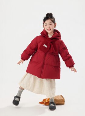小女童时尚连帽围巾羽绒服翻新