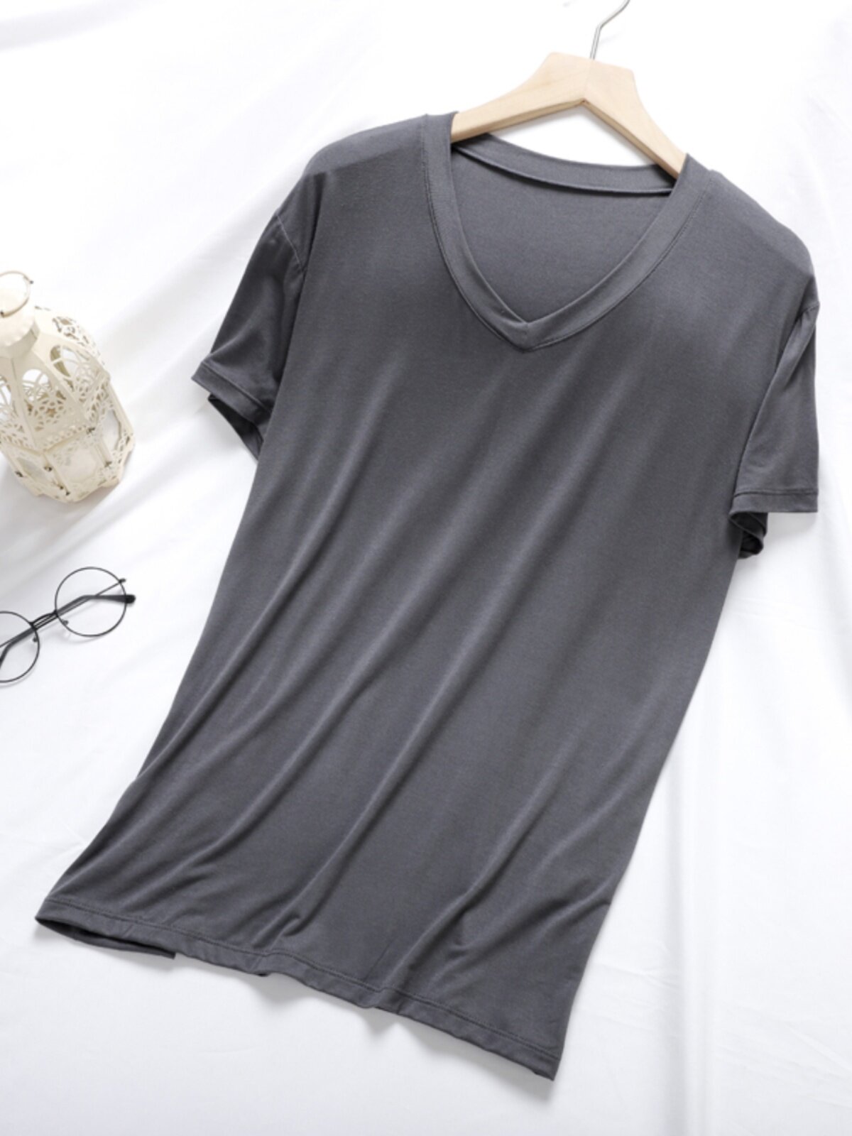 모달 남성 티셔츠 무지 얇은 여름 남성 V 라운드 넥 반팔 바닥 셔츠 심플 스포츠 탑 큰 사이즈 가을