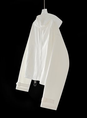 随性松弛感 纯白色夹克女春秋连帽防水短款外套宽松薄美式冲锋衣C