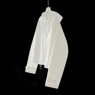 冲锋衣C 外套宽松薄美式 随性松弛感 纯白色夹克女春秋连帽防水短款