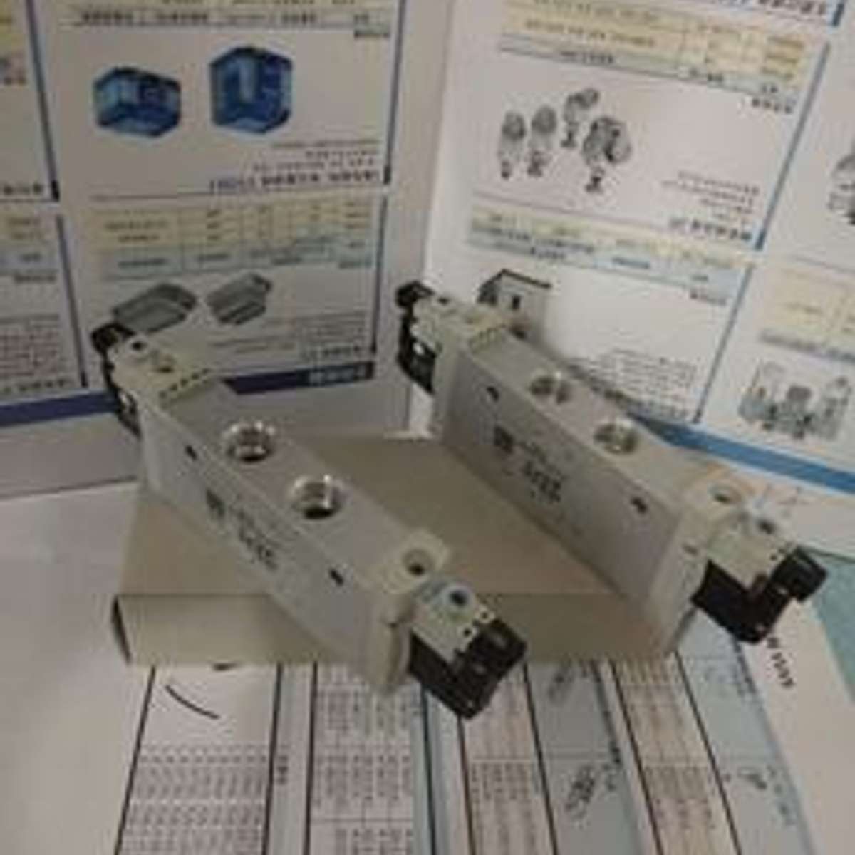 FESTO电磁阀 VUVG-L14-P53C-T-G18-1P3