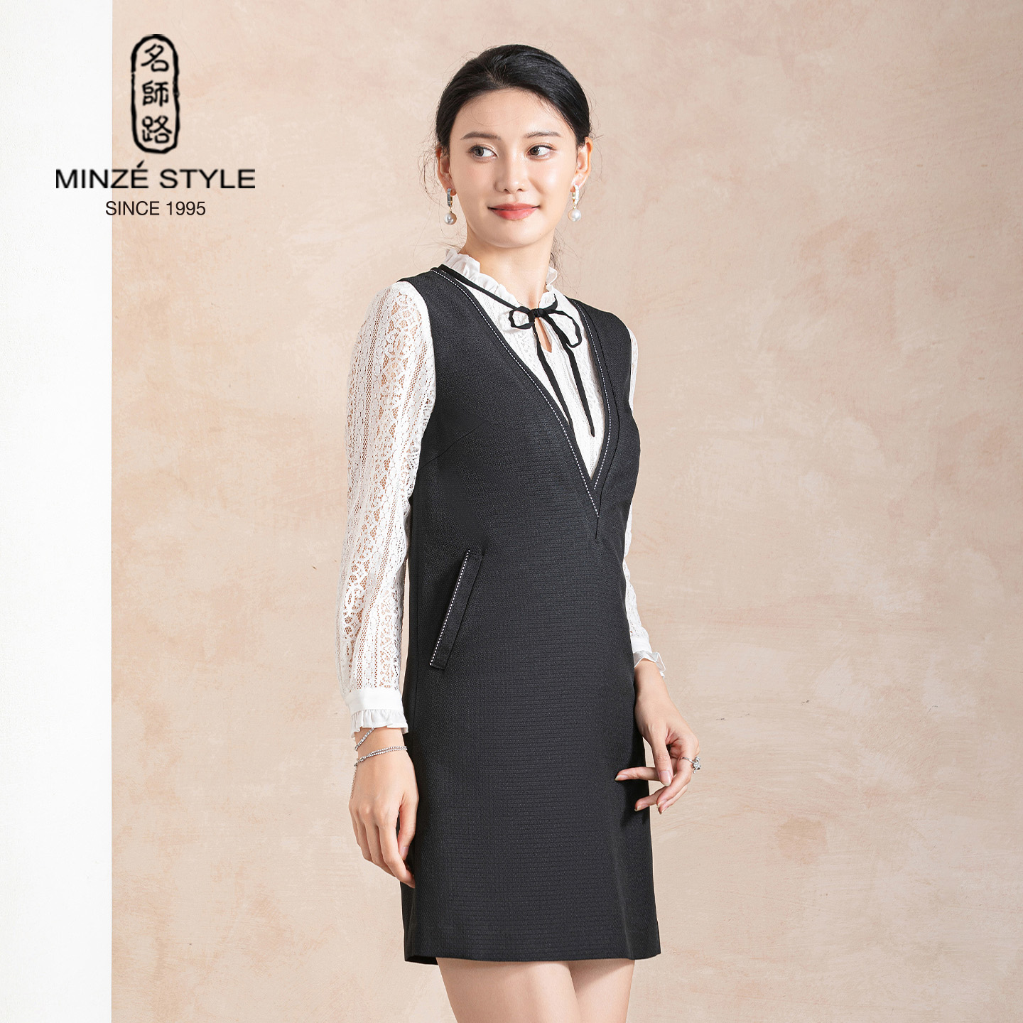 名师路春装新款时尚V领纯色无袖打底黑色连衣裙宽松A字背心裙