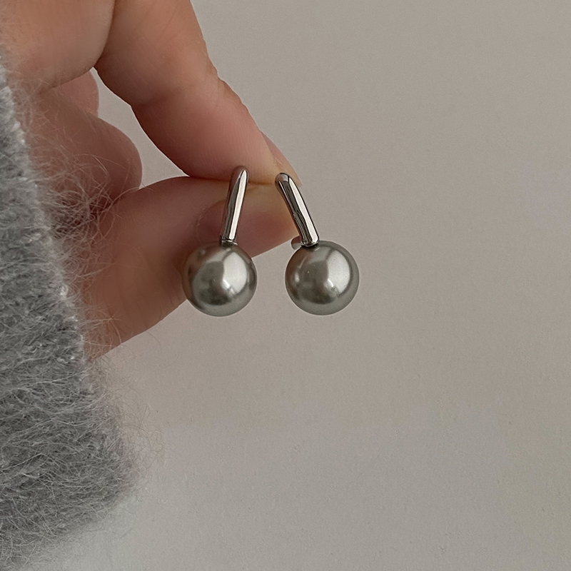 doudoustore灰色珍珠耳环