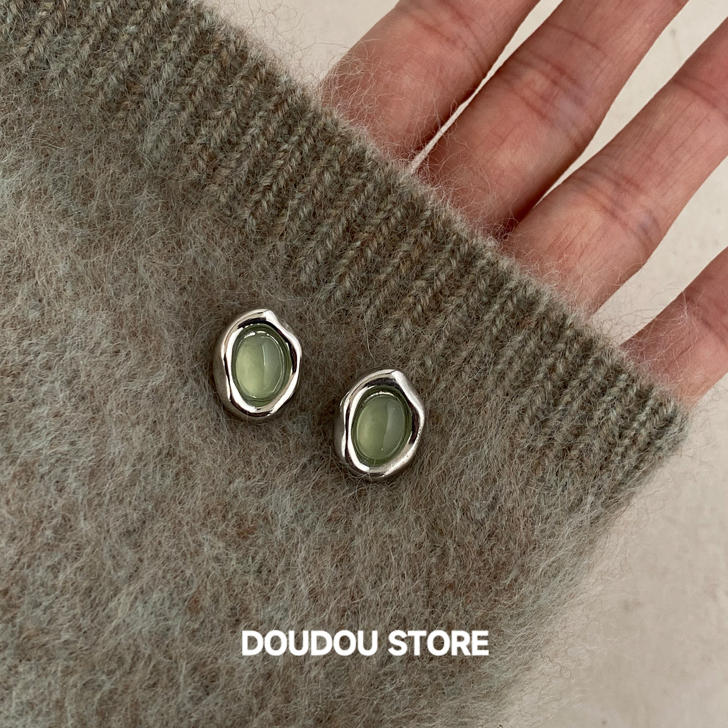 doudoustore绿色椭圆耳钉
