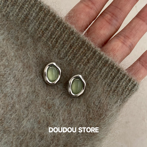 doudoustore绿色椭圆耳钉