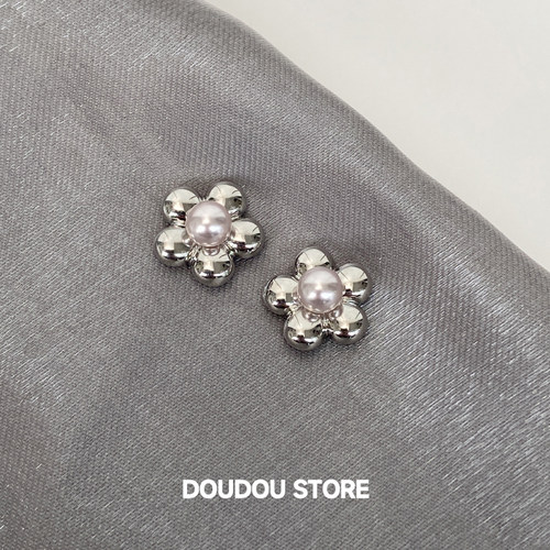 doudoustore花朵珍珠耳钉