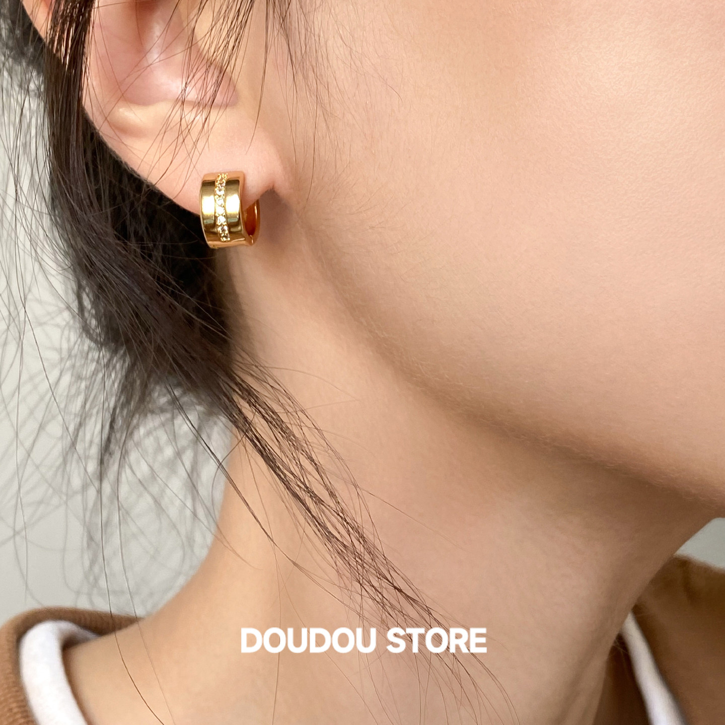 DOUDOUSTORE好质感光面c形金属素圈耳环大方简约气质高级感时尚女,饰品/流行首饰/时尚饰品新,耳钉,淘宝优惠券,粉丝福利购,淘宝优惠卷