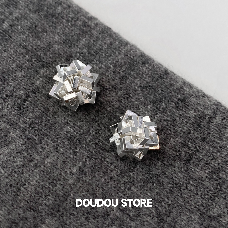 doudoustore花簇圆球耳钉