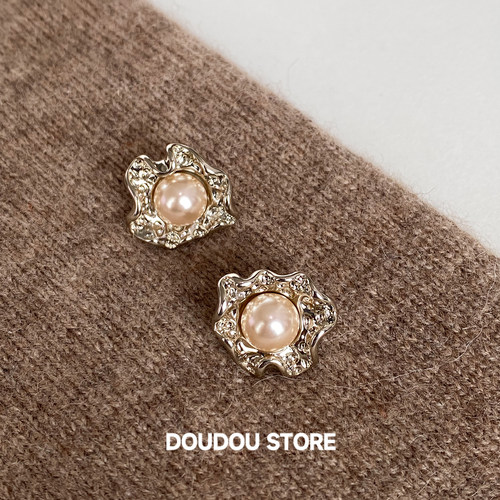 DOUDOUSTORE咖啡金香槟色珍珠花朵耳环女