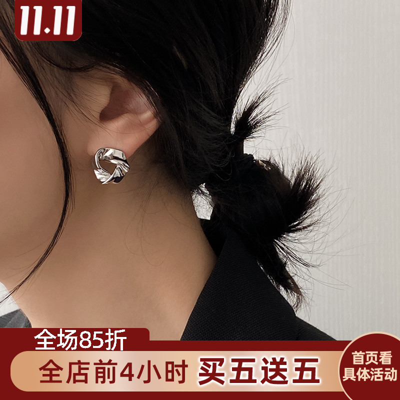 doudoustore金属质感扭曲耳钉