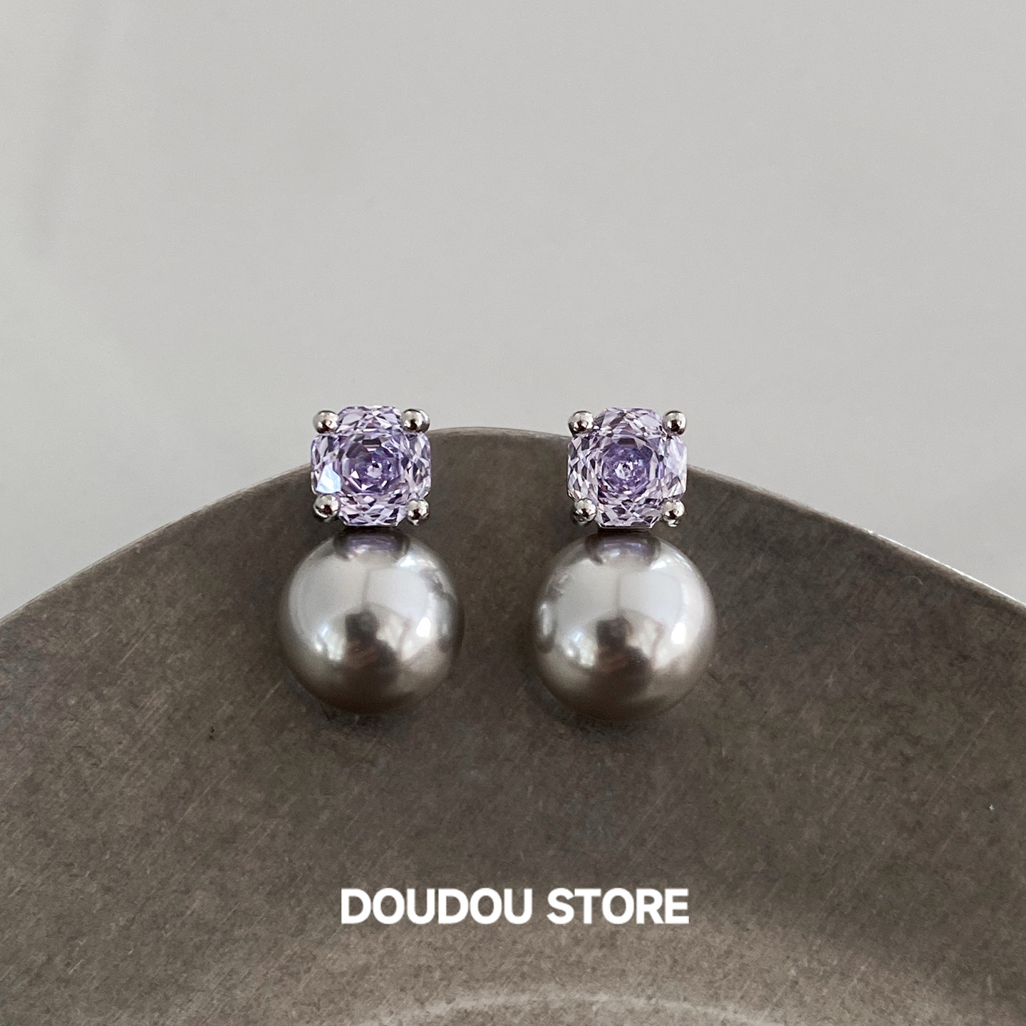 DOUDOUSTORE 925银针夏天紫色玫瑰切高级感灰珍珠耳钉简约优雅女
