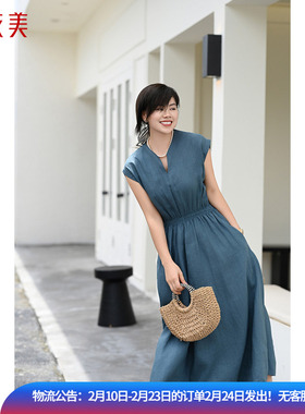 优衣美夏季时尚简约透气吸湿收腰亚麻极简微落肩连衣裙32365